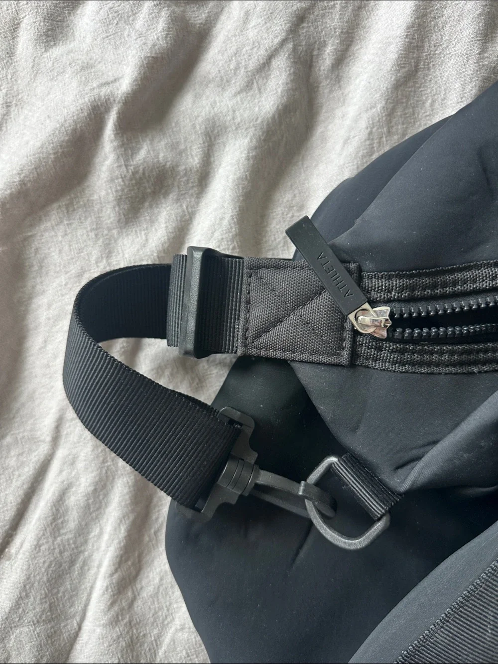 Athleta streamlined sling